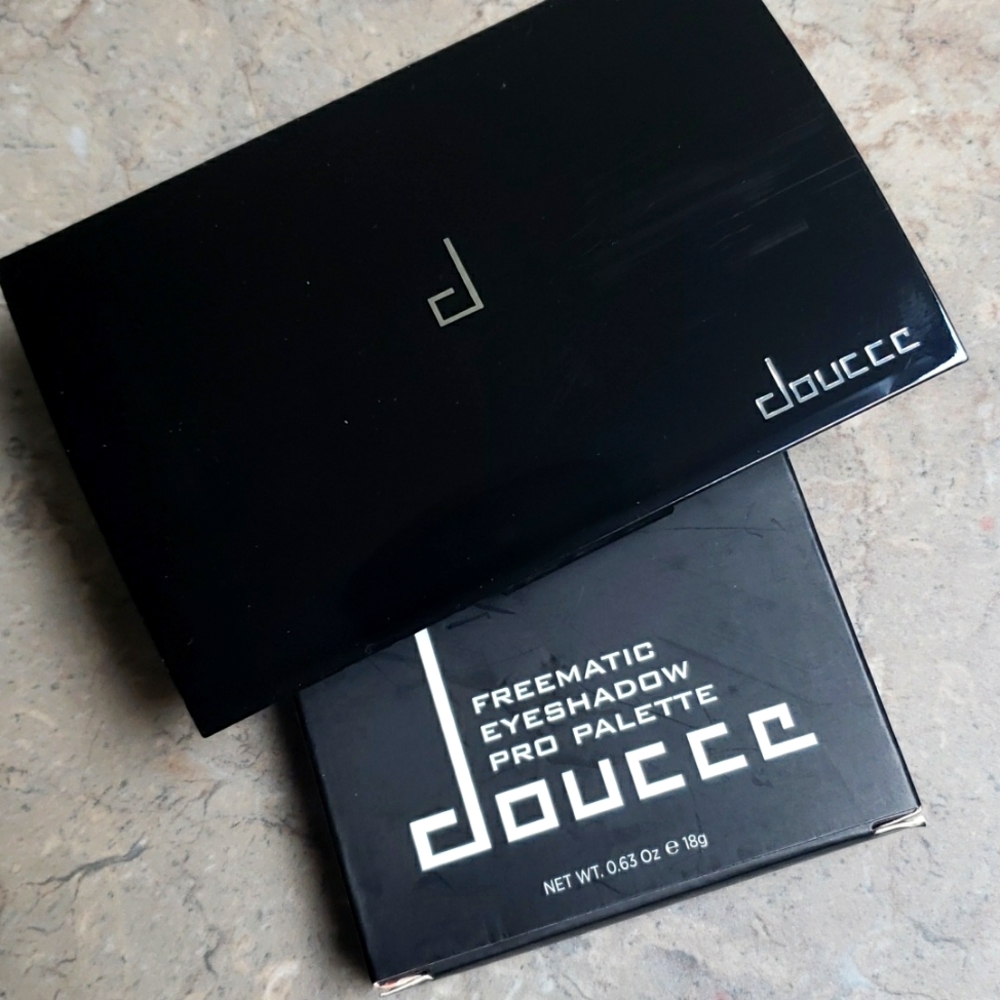 Doucce Freematic Eyeshadow pro palette